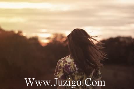 女朋友哭了逗她开心的话(给女朋友讲故事逗她开心)