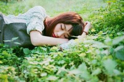 ​听伤感歌曲的心情感言（关于没有来生的伤感句子）
