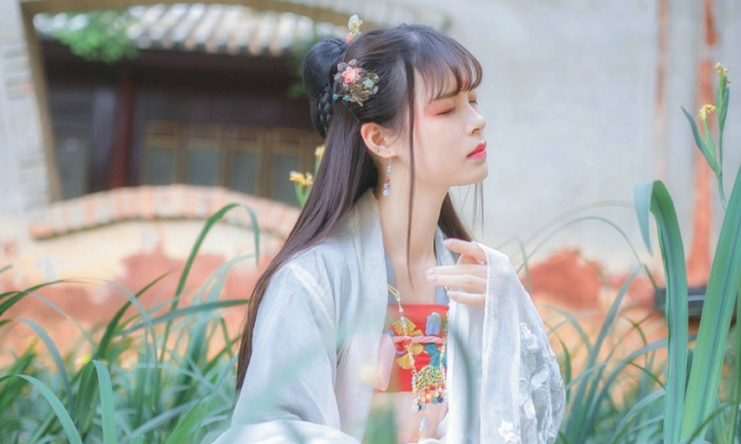 表达暗恋一个人的诗句 暗恋一个人的诗句唯美 第1张 表达暗恋一个人的诗句 暗恋一个人的诗句唯美 第1张