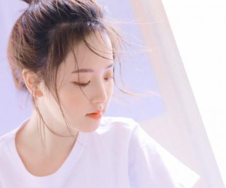 夜深了却睡不着的句子 没有人可以回到过去,但谁都可以从现在