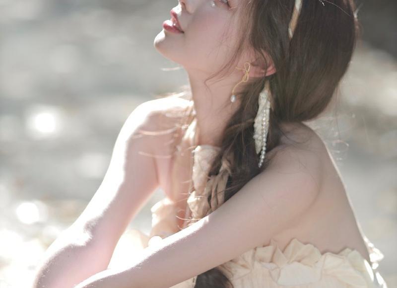 描写蜜蜂辛勤劳作的句子 赞美蜜蜂勤劳的句子有哪些