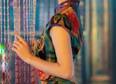 ​伤感爱情简短句子_(关于爱情的好句子)
