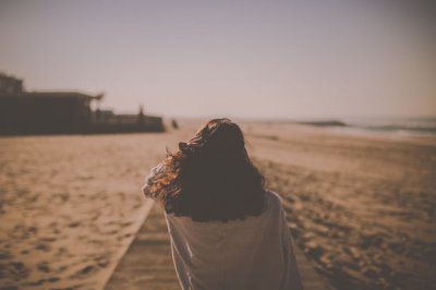 ​感觉感情越来越疏远的说说心情句子 有些关系越来越淡语句