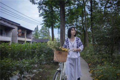 ​最令人感动的歌词短句（30句歌词里简短的情话）