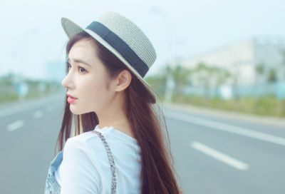 ​给女朋友句子（送给女朋友的短语情话，款款深情，让她猝不及防！）