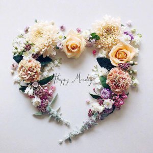 ​八个字的唯美句子凄美爱情（关于爱情的唯美八字短句：我想见你，不远万里