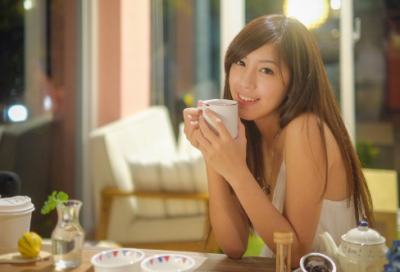 ​两姐妹合照发朋友圈的说说 亲两姐妹合照发朋友圈的说说