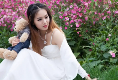 ​夫妻感情伤感的句子 笑 如此不堪的过去